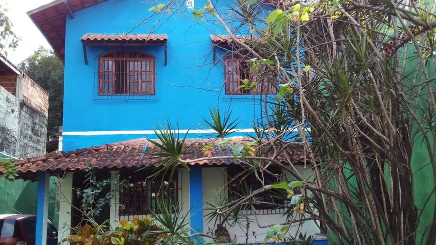 Foto 1 de Casa com 3 Quartos à venda, 200m² em Colubandê, São Gonçalo