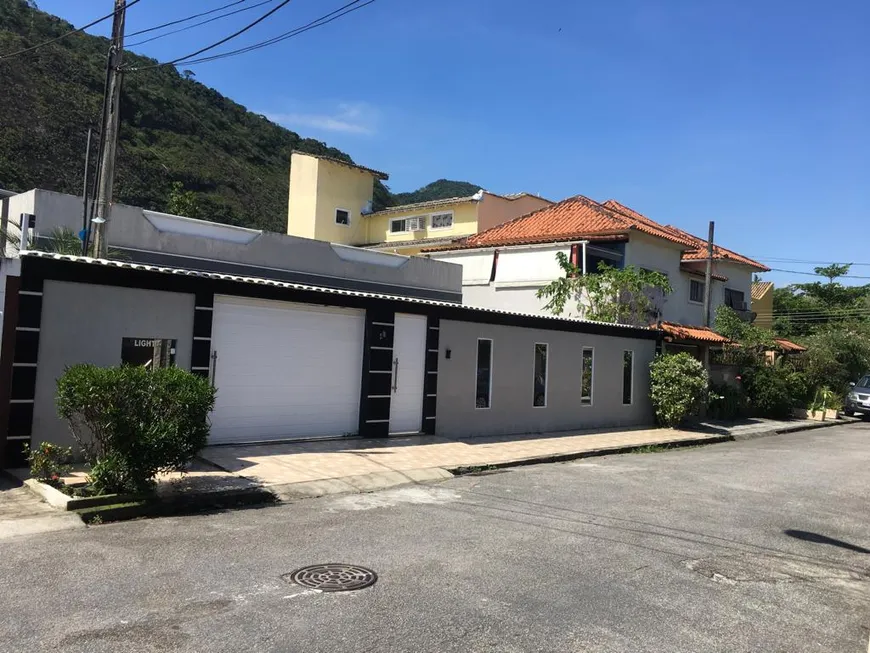 Foto 1 de Casa de Condomínio com 4 Quartos à venda, 608m² em Vargem Pequena, Rio de Janeiro