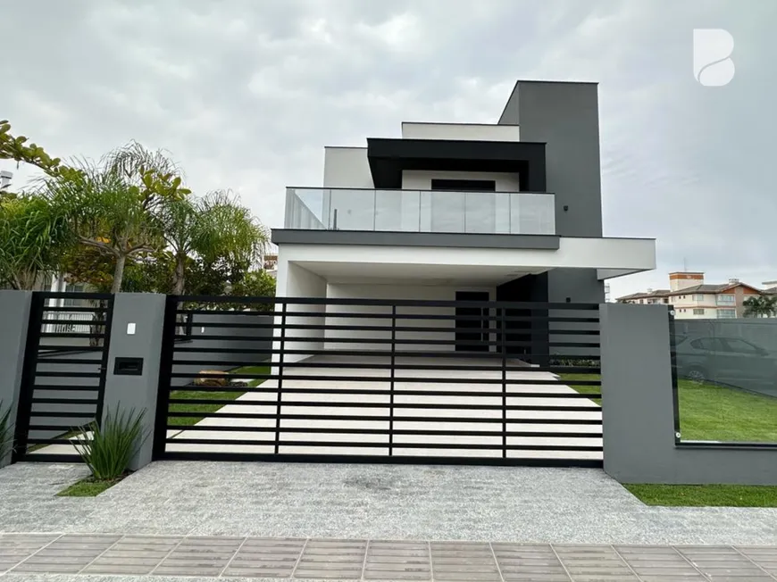 Foto 1 de Casa com 3 Quartos à venda, 214m² em Praia De Palmas, Governador Celso Ramos