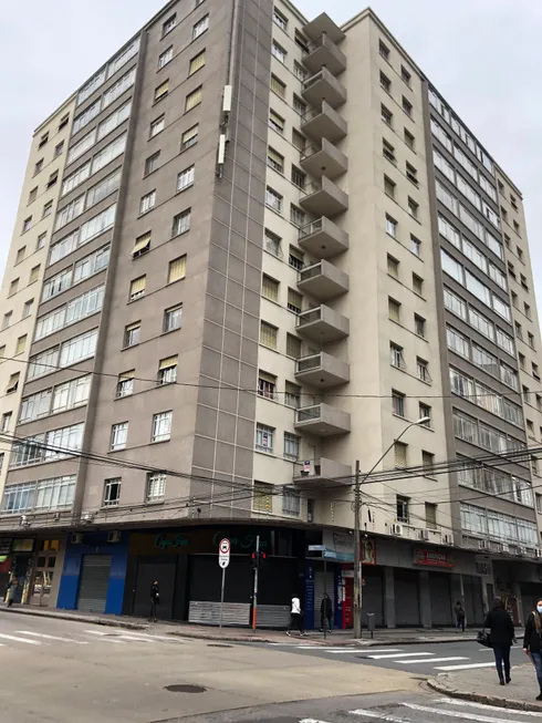 Foto 1 de Apartamento com 1 Quarto para alugar, 60m² em Centro, Curitiba