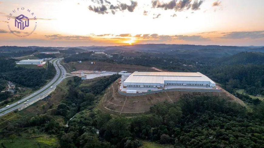 Foto 1 de Galpão/Depósito/Armazém para alugar, 61242m² em Dona Catarina, São Roque