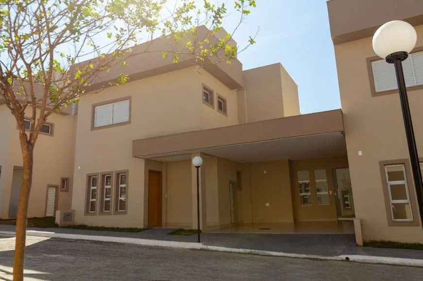 Foto 1 de Sobrado com 3 Quartos à venda, 155m² em Vila Maria, Aparecida de Goiânia