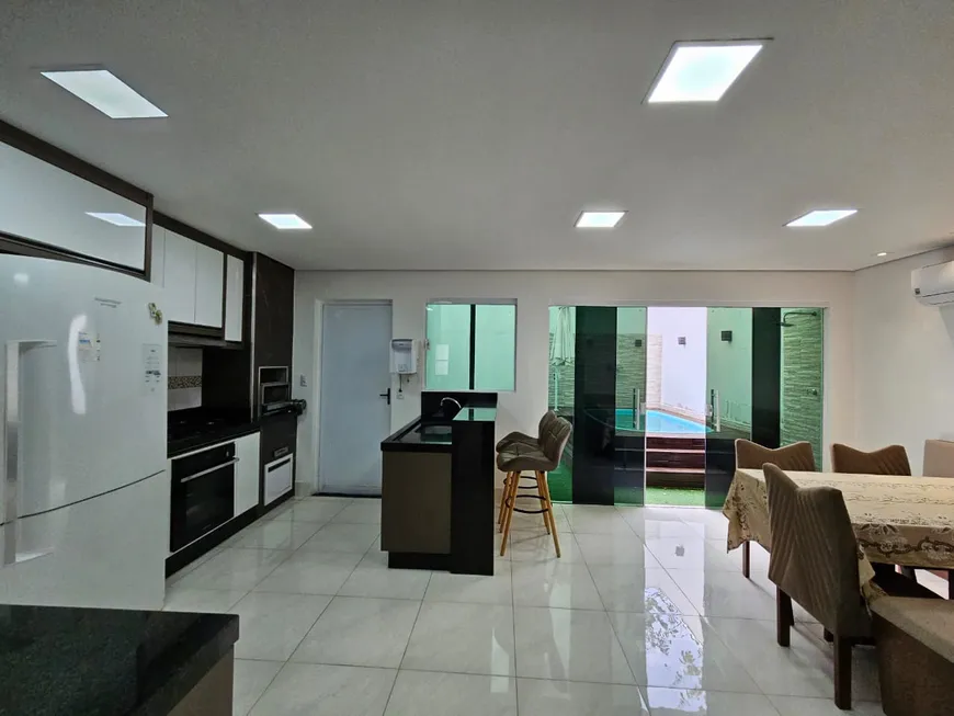 Foto 1 de Casa de Condomínio com 2 Quartos à venda, 147m² em Jardim Imperial, Cuiabá