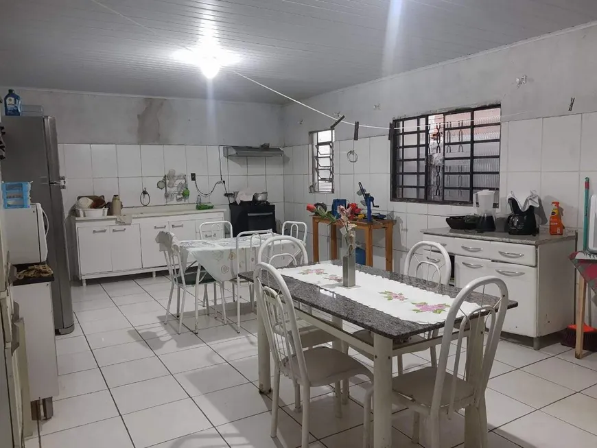 Foto 1 de Casa com 3 Quartos à venda, 175m² em Conjunto Residencial Araretama, Pindamonhangaba