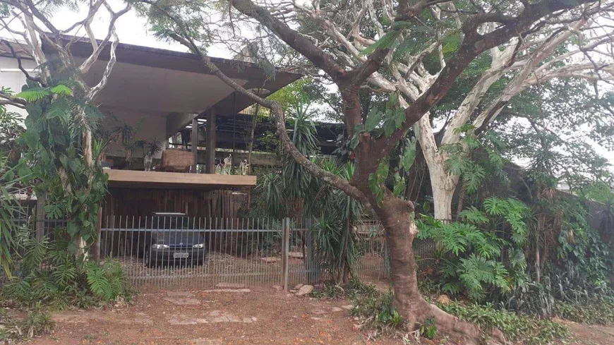 Foto 1 de Casa com 3 Quartos à venda, 550m² em Lago Sul, Brasília