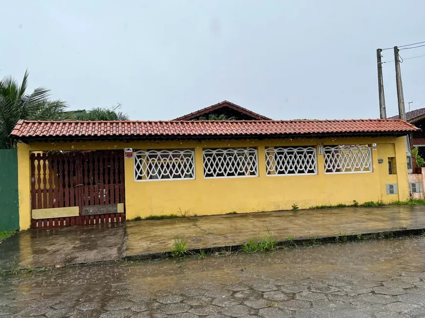 Foto 1 de Casa com 4 Quartos à venda, 166m² em Balneário Gaivotas, Itanhaém