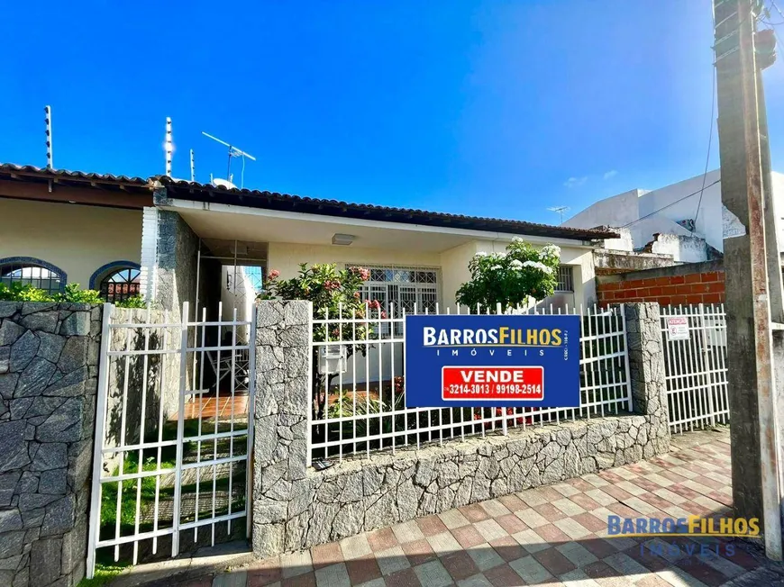 Foto 1 de Casa com 4 Quartos à venda, 300m² em Treze de Julho, Aracaju