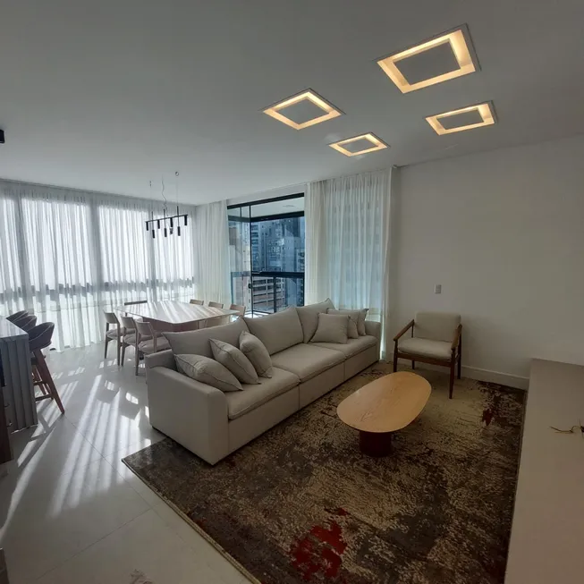 Foto 1 de Apartamento com 3 Quartos à venda, 132m² em Meia Praia, Itapema