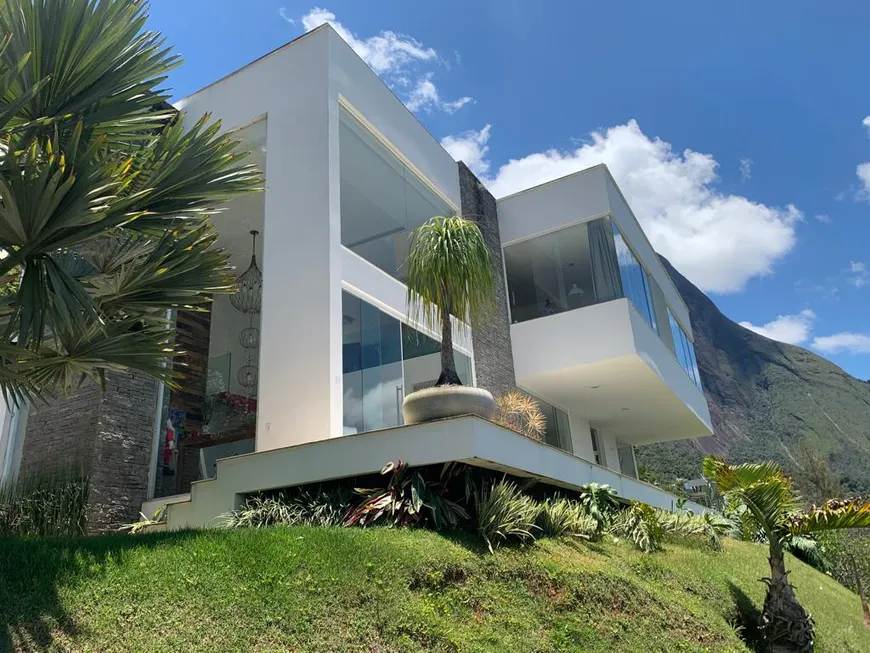Foto 1 de Casa de Condomínio com 4 Quartos à venda, 323m² em Araras, Petrópolis