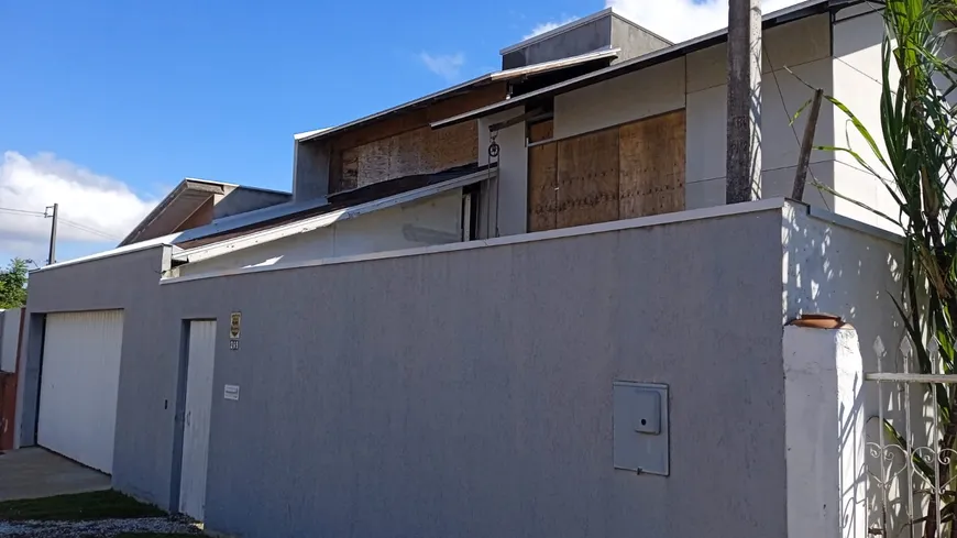 Foto 1 de Sobrado com 4 Quartos à venda, 350m² em Campo Comprido, Curitiba