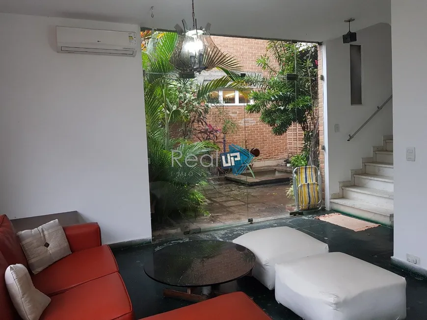 Foto 1 de Casa de Condomínio com 3 Quartos à venda, 112m² em Botafogo, Rio de Janeiro