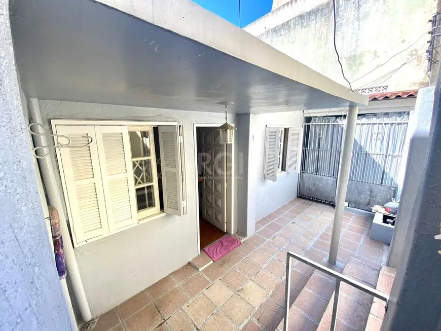 Foto 1 de Casa com 2 Quartos à venda, 83m² em São José, Porto Alegre