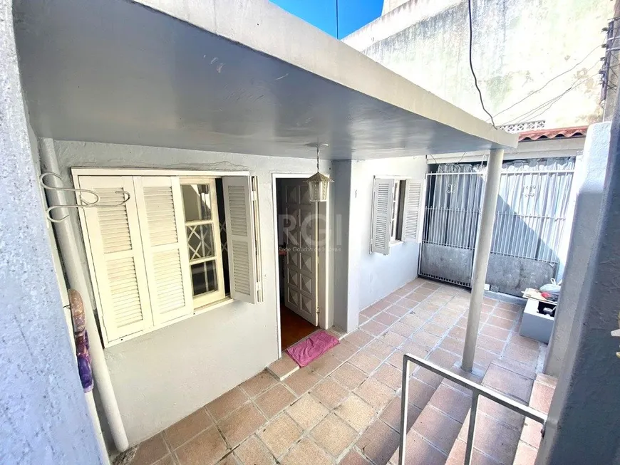 Foto 1 de Casa com 2 Quartos à venda, 84m² em São José, Porto Alegre