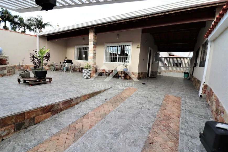 Foto 1 de Casa com 3 Quartos à venda, 280m² em Jardim Barra de Jangadas, Peruíbe