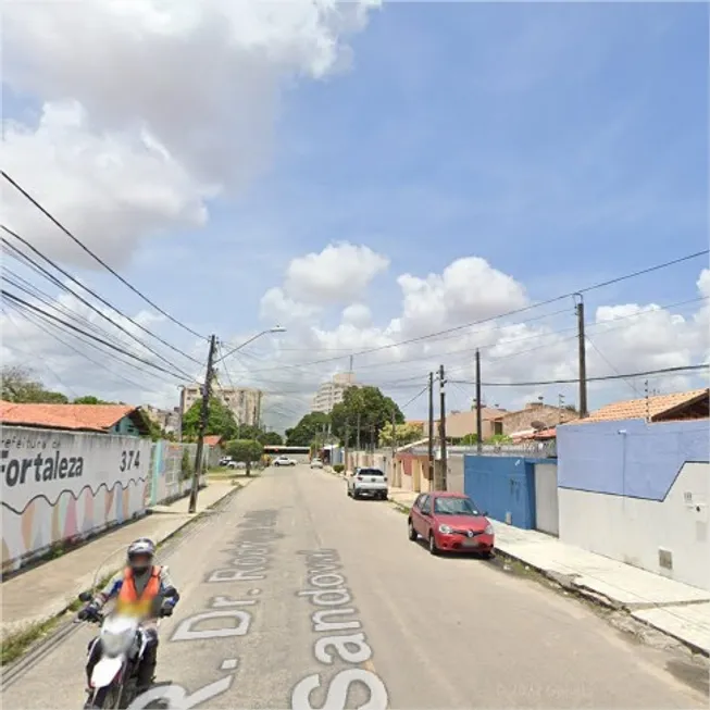 Foto 1 de Casa com 3 Quartos à venda, 68m² em Maraponga, Fortaleza