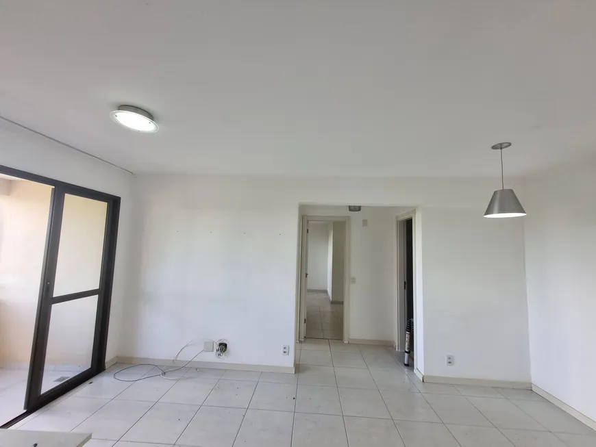 Foto 1 de Apartamento com 2 Quartos para alugar, 65m² em Paralela, Salvador