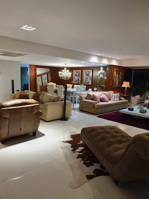 Foto 1 de Apartamento com 3 Quartos à venda, 225m² em Ilha do Retiro, Recife