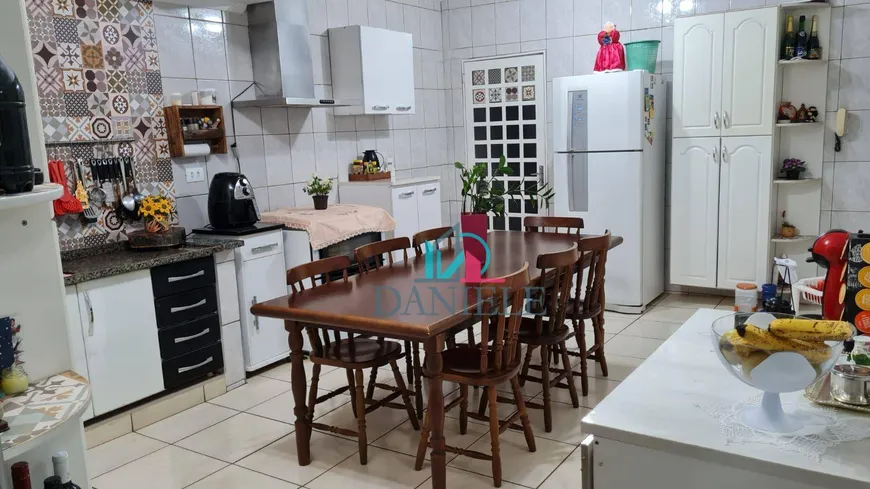 Foto 1 de Casa com 4 Quartos à venda, 250m² em Vila Xavier, Araraquara