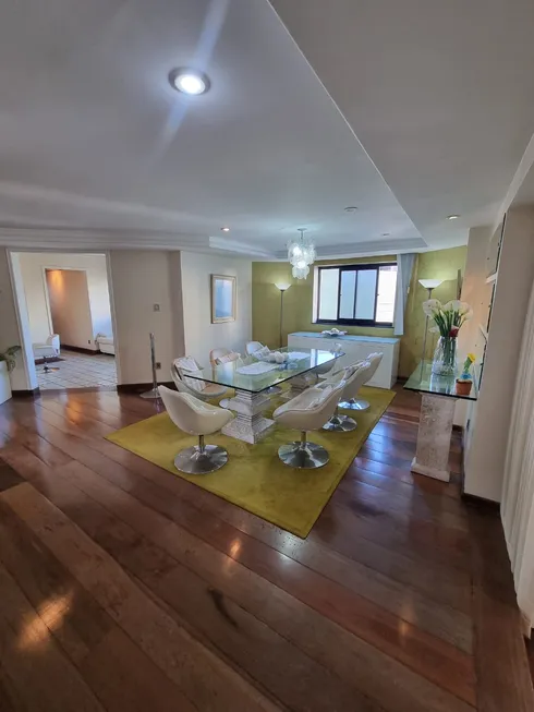 Foto 1 de Apartamento com 4 Quartos à venda, 325m² em Jardim Apipema, Salvador