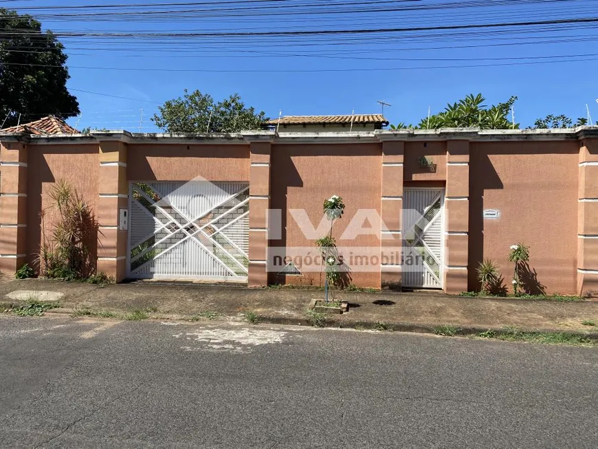 Foto 1 de Casa com 3 Quartos à venda, 100m² em Presidente Roosevelt, Uberlândia