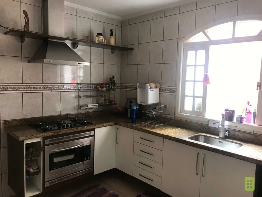 Foto 1 de Sobrado com 3 Quartos à venda, 202m² em Alves Dias, São Bernardo do Campo