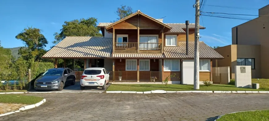 Foto 1 de Casa de Condomínio com 3 Quartos à venda, 240m² em Vargem Grande, Florianópolis