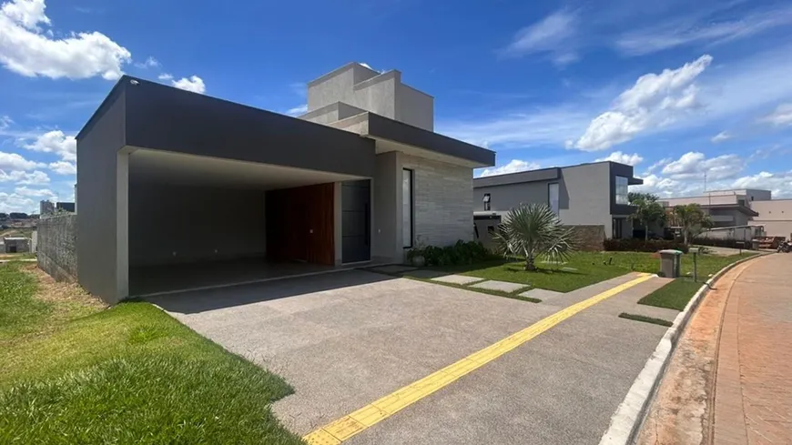 Foto 1 de Casa de Condomínio com 4 Quartos à venda, 301m² em Jardins Italia, Goiânia