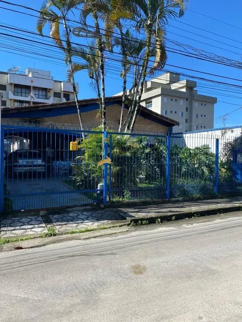 Foto 1 de Casa com 4 Quartos à venda, 247m² em Centro, Ubatuba