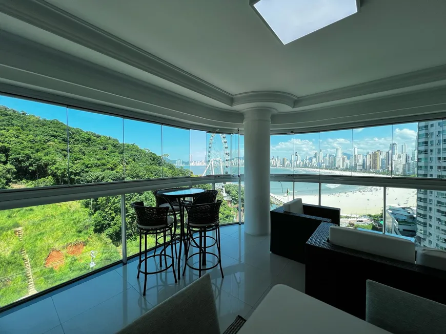 Foto 1 de Apartamento com 3 Quartos à venda, 140m² em Pioneiros, Balneário Camboriú