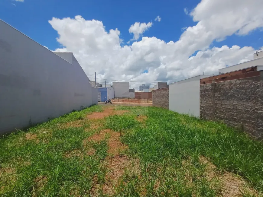 Foto 1 de Lote/Terreno à venda, 250m² em New Golden Ville, Uberlândia