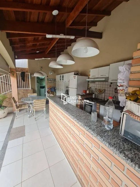 Foto 1 de Casa com 4 Quartos à venda, 340m² em Andrade, Londrina