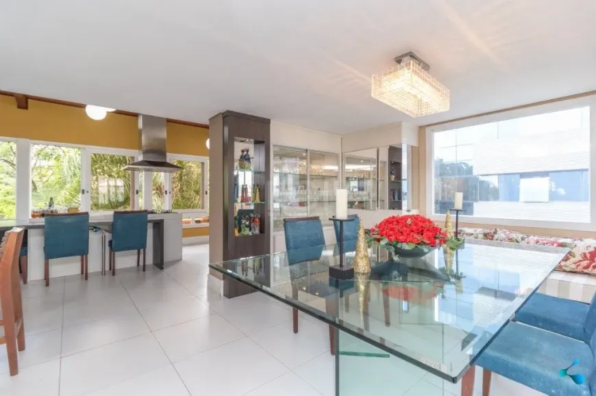 Foto 1 de Apartamento com 4 Quartos à venda, 421m² em Três Figueiras, Porto Alegre