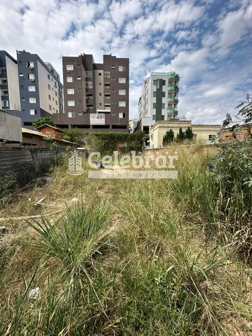 Foto 1 de Lote/Terreno à venda, 420m² em Europa, Contagem