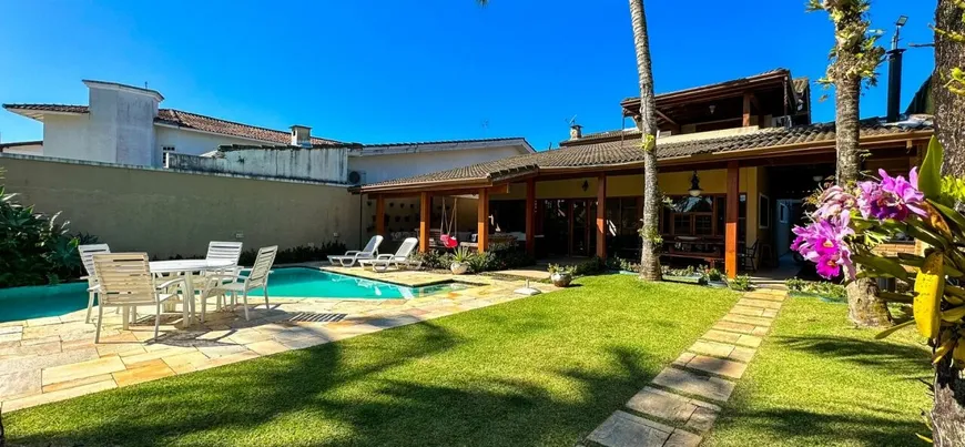 Foto 1 de Casa com 4 Quartos à venda, 280m² em Jardim Acapulco , Guarujá