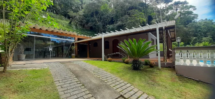 Foto 1 de Casa com 3 Quartos à venda, 227m² em Caraguata, Mairiporã