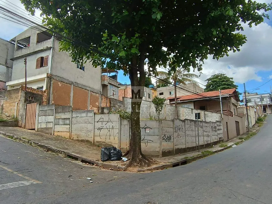 Foto 1 de Lote/Terreno à venda, 227m² em Independência, Belo Horizonte