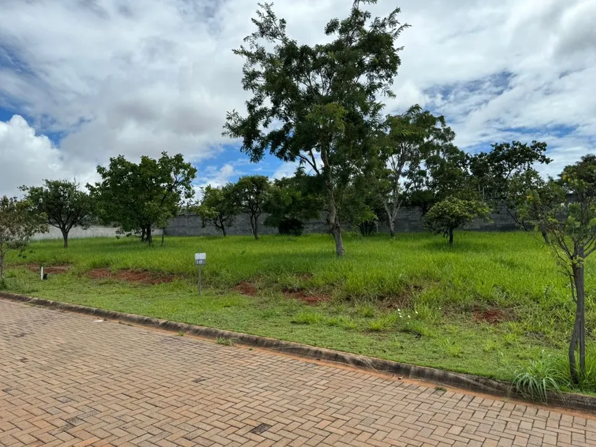 Foto 1 de Lote/Terreno à venda, 441m² em Jardim Botânico, Uberlândia