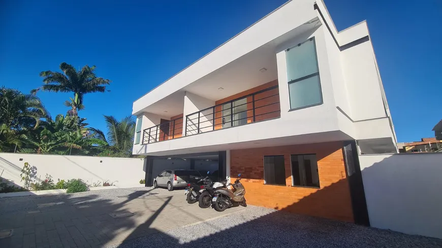 Foto 1 de Casa de Condomínio com 2 Quartos à venda, 65m² em Palmeiras, Cabo Frio