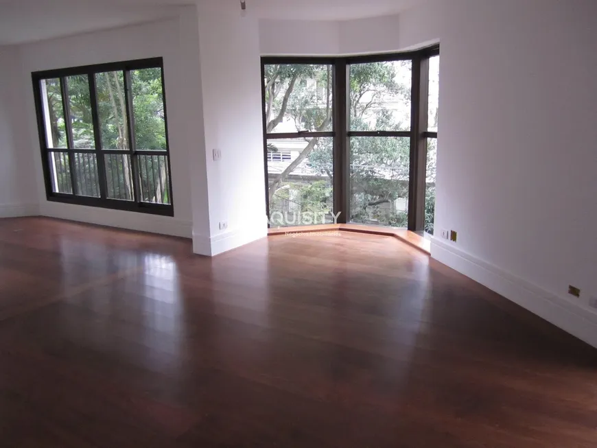 Foto 1 de Apartamento com 3 Quartos à venda, 210m² em Vila Nova Conceição, São Paulo