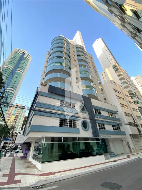 Foto 1 de Apartamento com 3 Quartos à venda, 171m² em Pioneiros, Balneário Camboriú