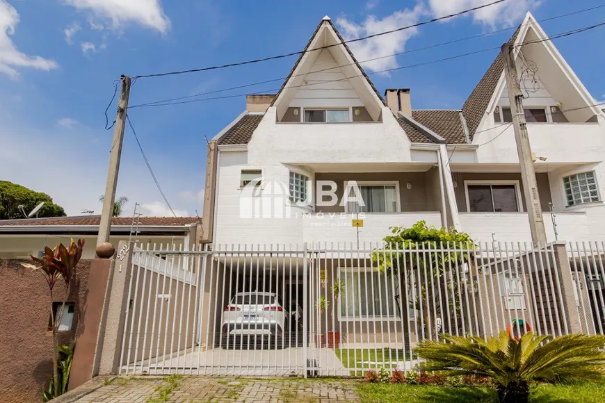 Foto 1 de Sobrado com 3 Quartos à venda, 171m² em Ahú, Curitiba