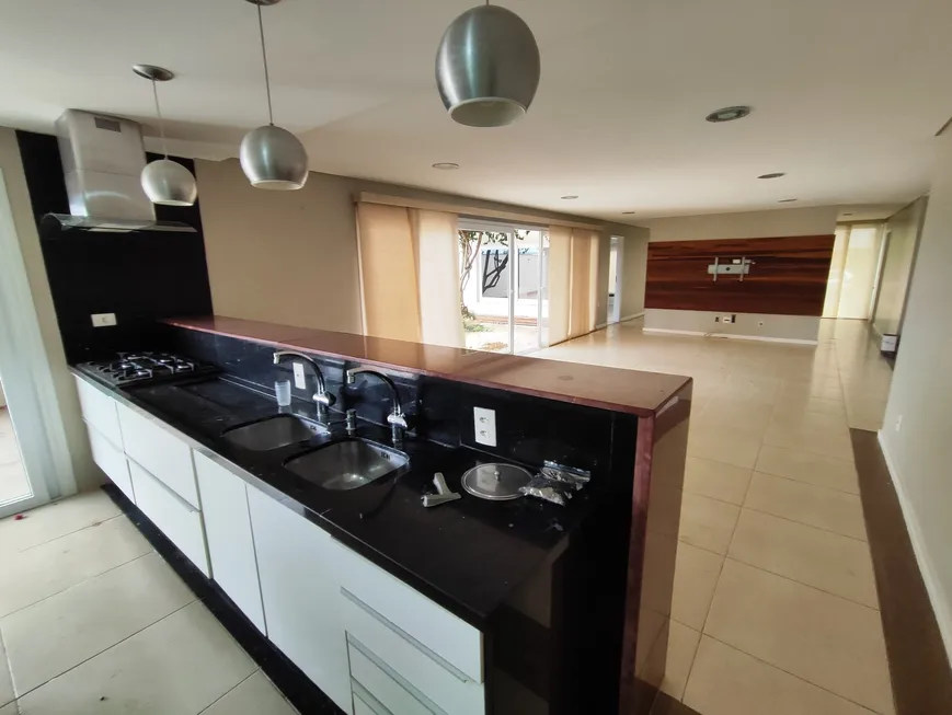 Foto 1 de Casa de Condomínio com 4 Quartos para alugar, 300m² em Vale dos Cristais, Macaé