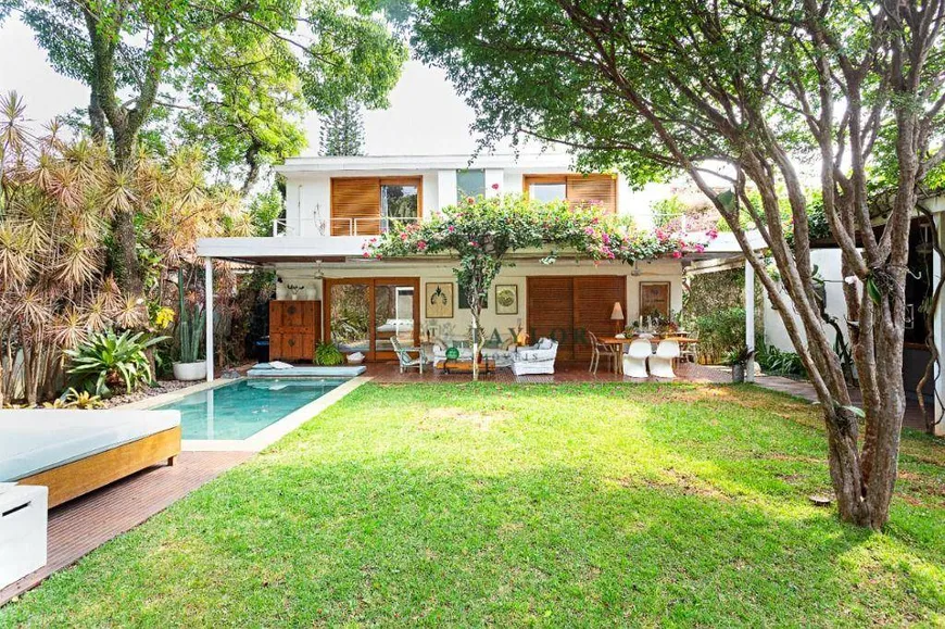 Foto 1 de Casa com 4 Quartos à venda, 454m² em Alto de Pinheiros, São Paulo
