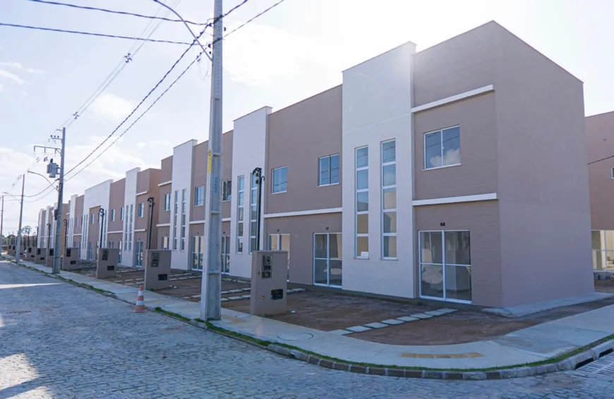 Foto 1 de Casa de Condomínio com 2 Quartos à venda, 55m² em Papagaio, Feira de Santana