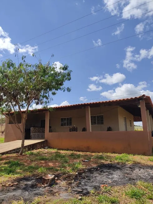 Foto 1 de Fazenda/Sítio com 3 Quartos à venda, 1200m² em Brazlândia, Brasília