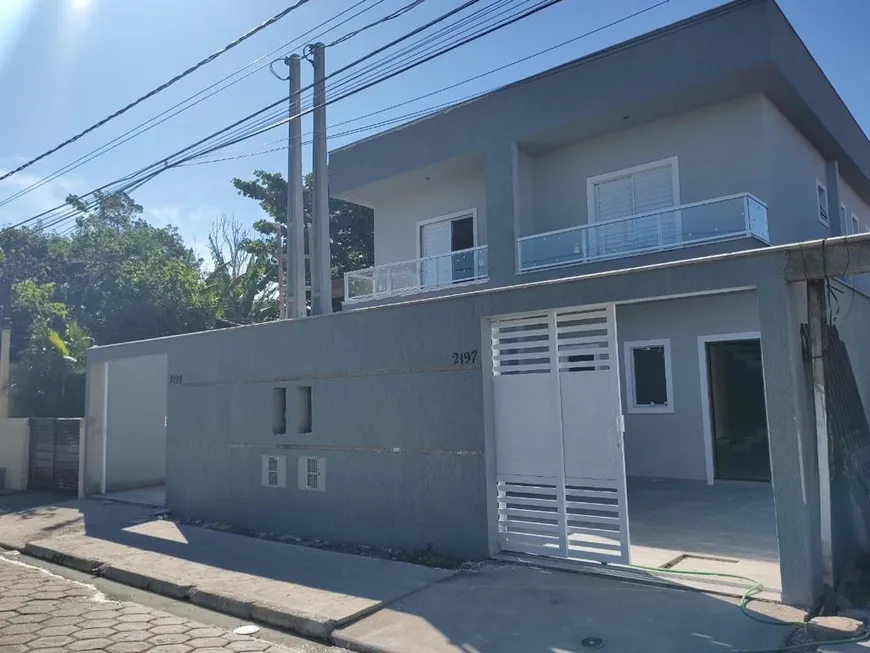 Foto 1 de Sobrado com 3 Quartos à venda, 110m² em Suarão, Itanhaém