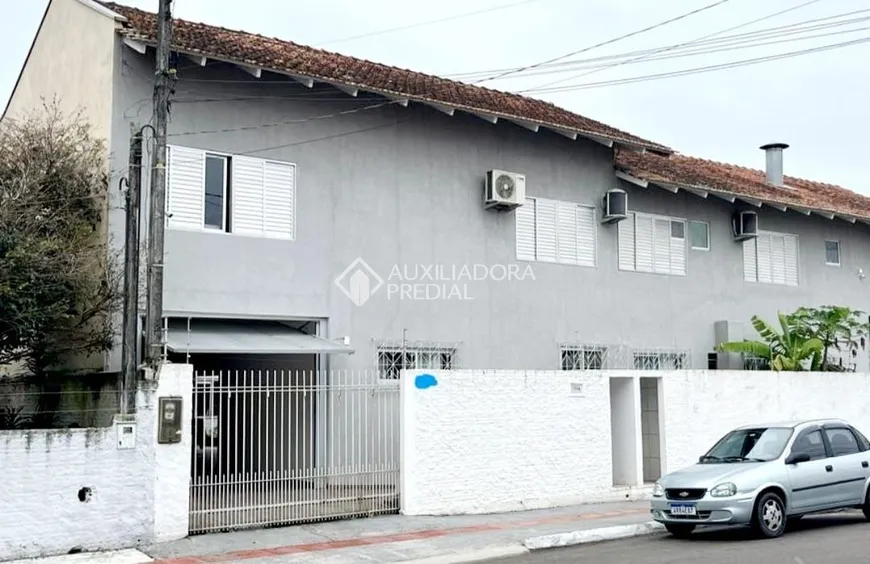 Foto 1 de Casa com 5 Quartos à venda, 550m² em Centro, Balneário Camboriú