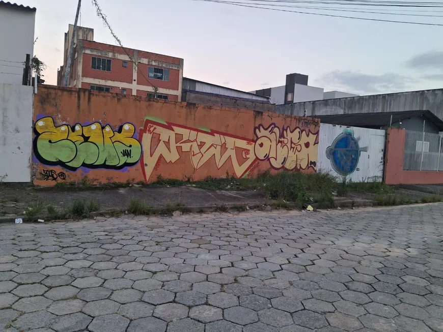 Foto 1 de Lote/Terreno à venda, 450m² em Roçado, São José