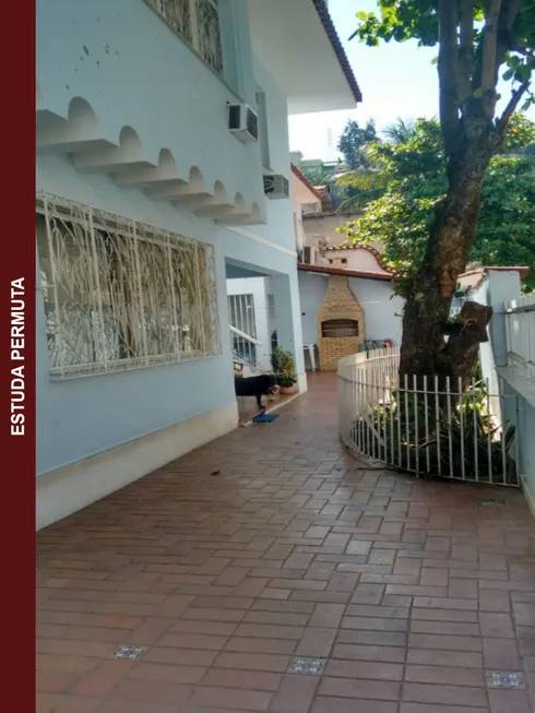 Foto 1 de Sobrado com 5 Quartos à venda, 200m² em Pé Pequeno, Niterói