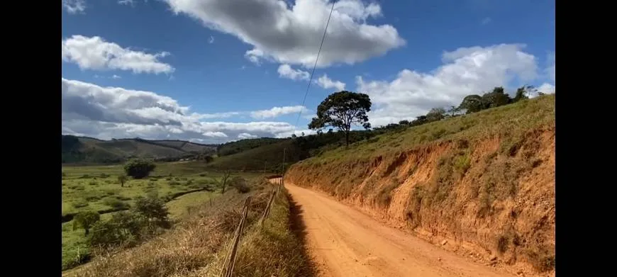 Foto 1 de Fazenda/Sítio com 3 Quartos à venda, 800000m² em Zona Rural, Santana dos Montes